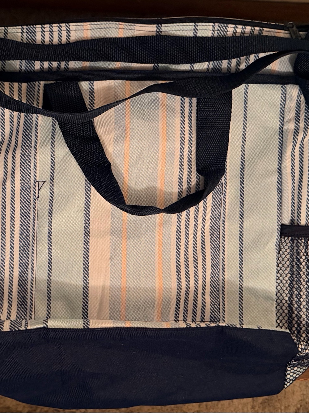 thirty-one Crossbody Organizing Tote in Boardwalk Stripe pattern